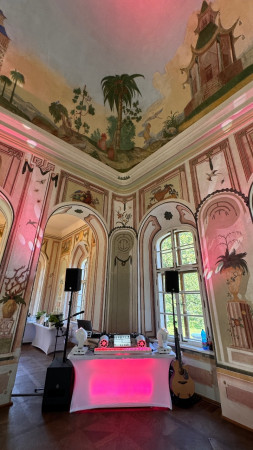 Zámek Bon Repos, měl jsem tu čest a děkuji :)